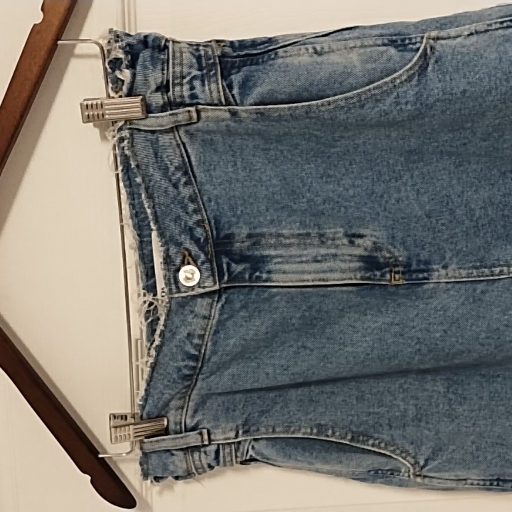 Zara High Rise Jeans - Picture 2 of 8
